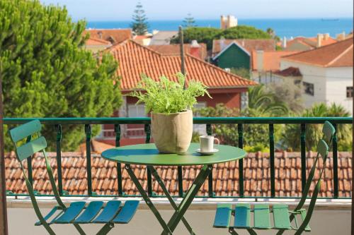 YOUR PLACE IN ESTORIL