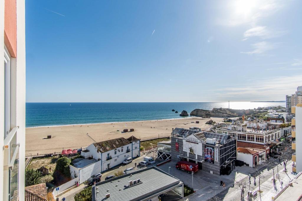 ALGARVE FRONTLINE BEACH APARTMENT