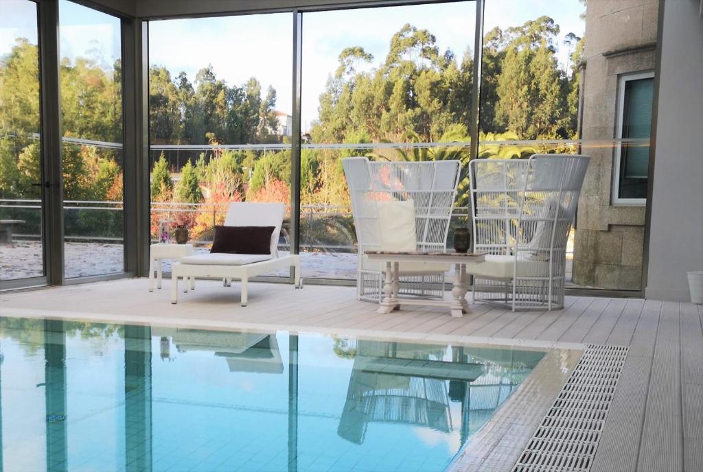 SUNDIAL GARDENS SUITES