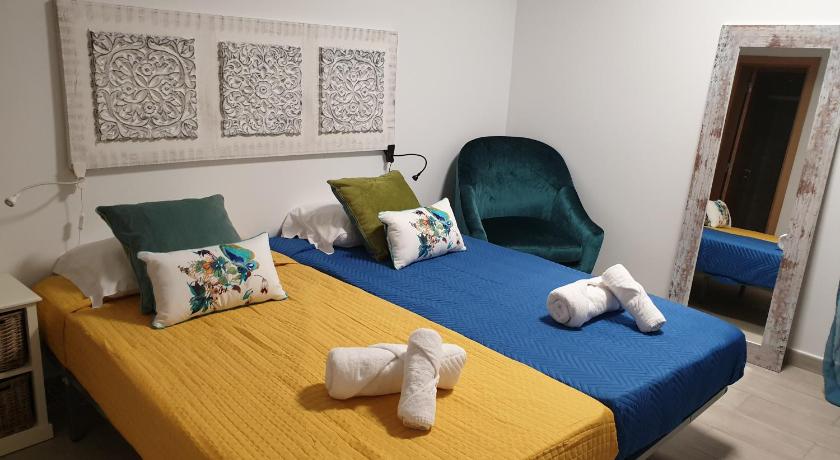LISBON HOSTEL TERMINAL 5