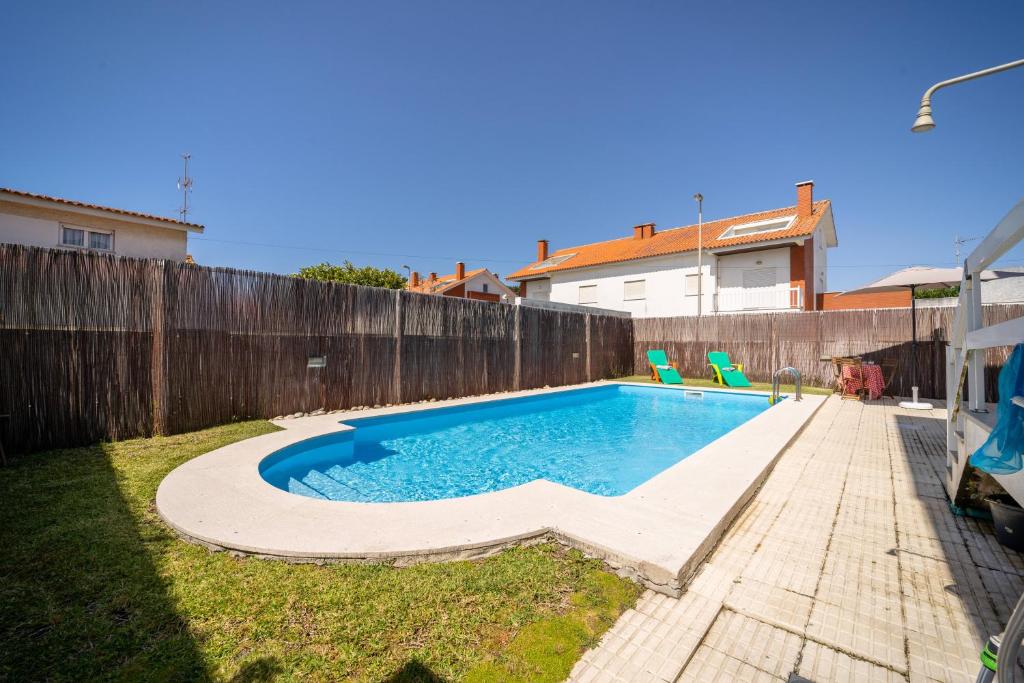 CASA DE PRAIA E PISCINA