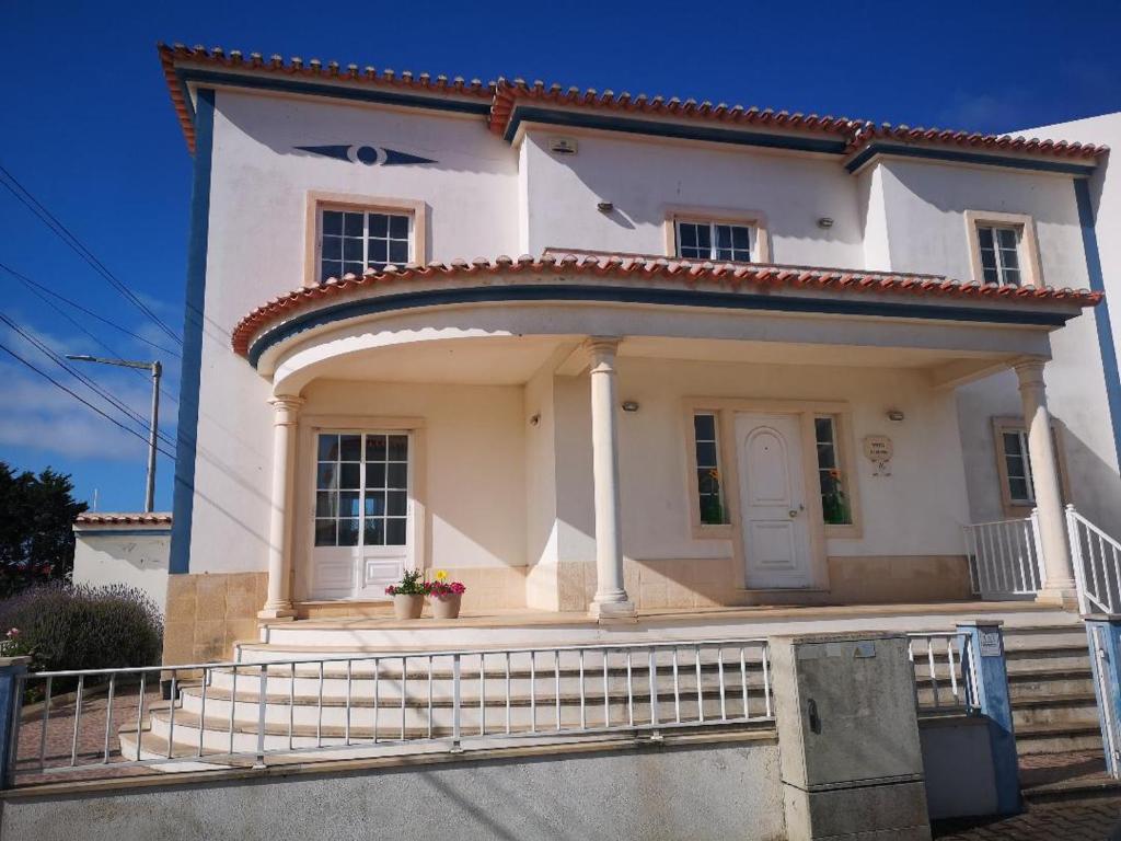 BILLY BEACH HOUSE