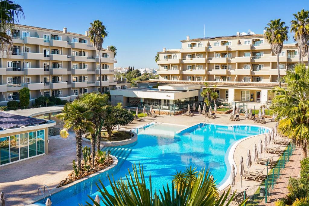 VITOR,S PLAZA FLAT WITH BALCONY AND POOL VIEW