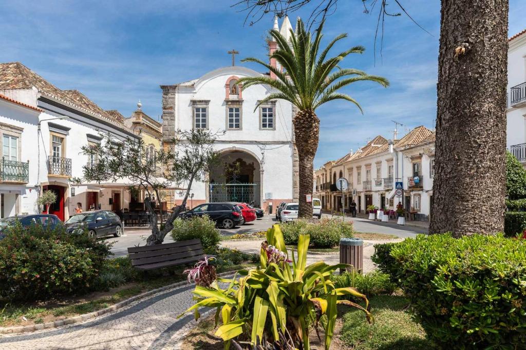 TAVIRA SUITES – FRACÇÃO I