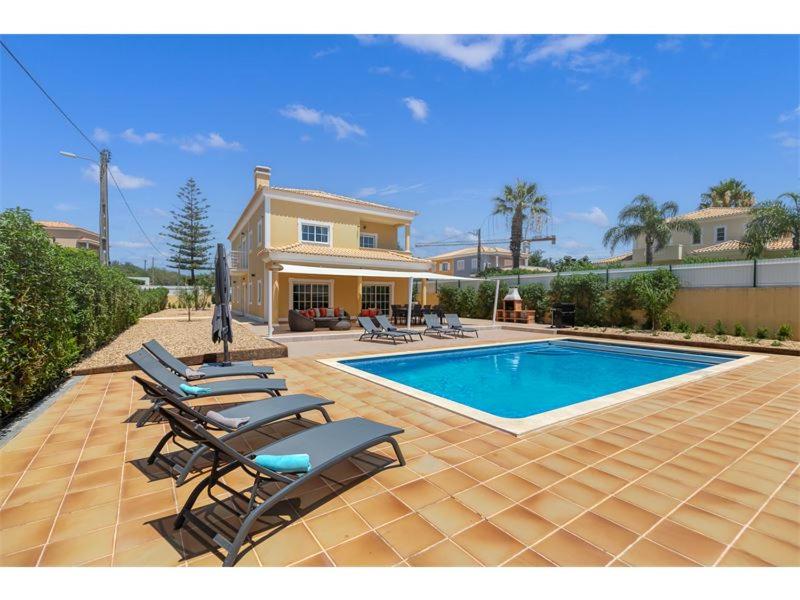 LA RESIDENCE