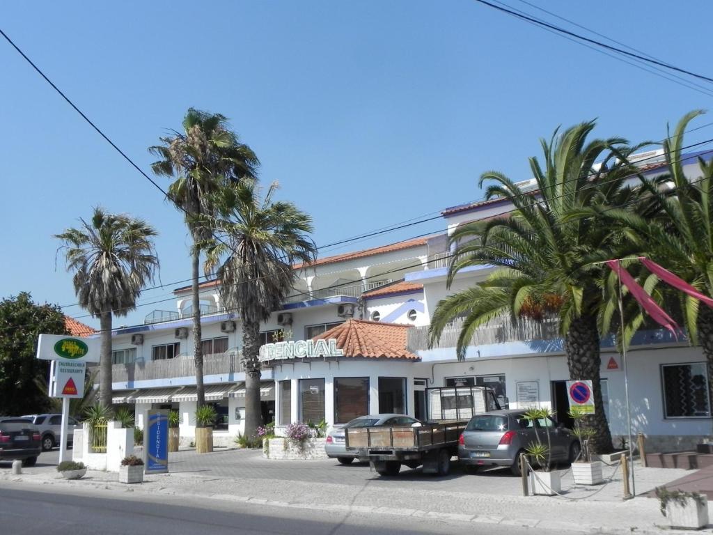 CAPARICA BEACH APARTMENT