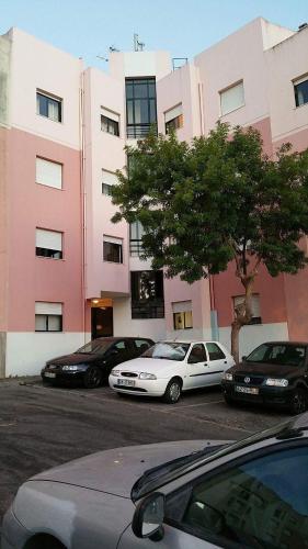 Image of Lovely apartment 10min from airport and 5min from Nations Park, with garage