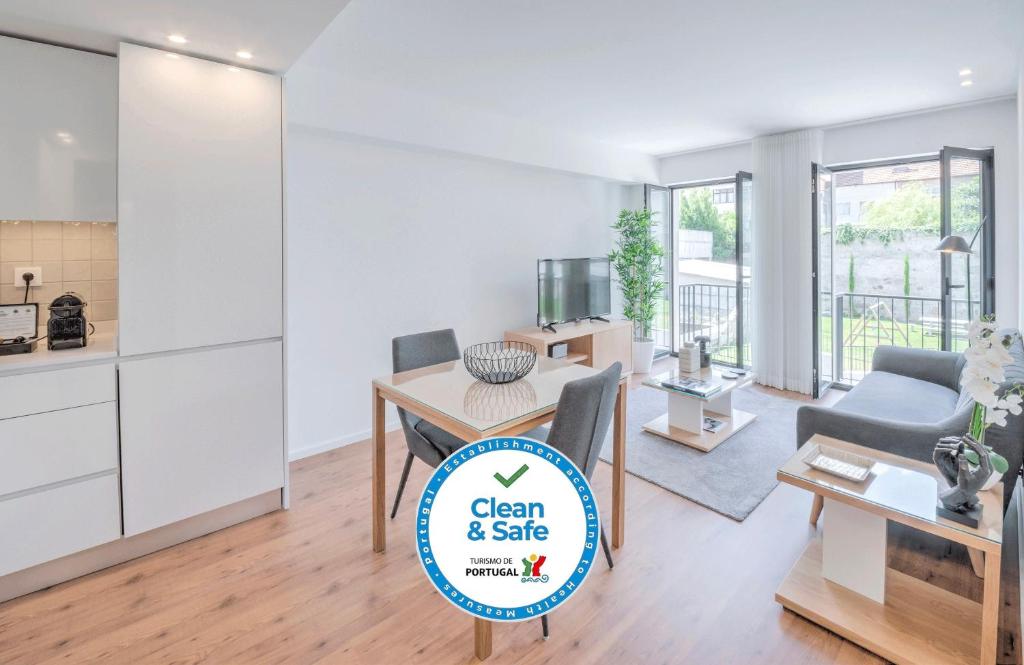OPORTO COZY & DESIGN APARTMENT @ SANTOS POUSADA W/ PARKING SPACE
