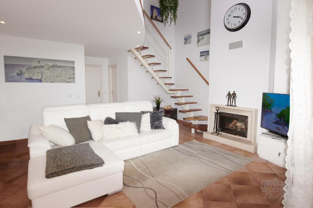 AROEIRA BY THE SEA & GOLF APARTMENT NEAR LISBOA