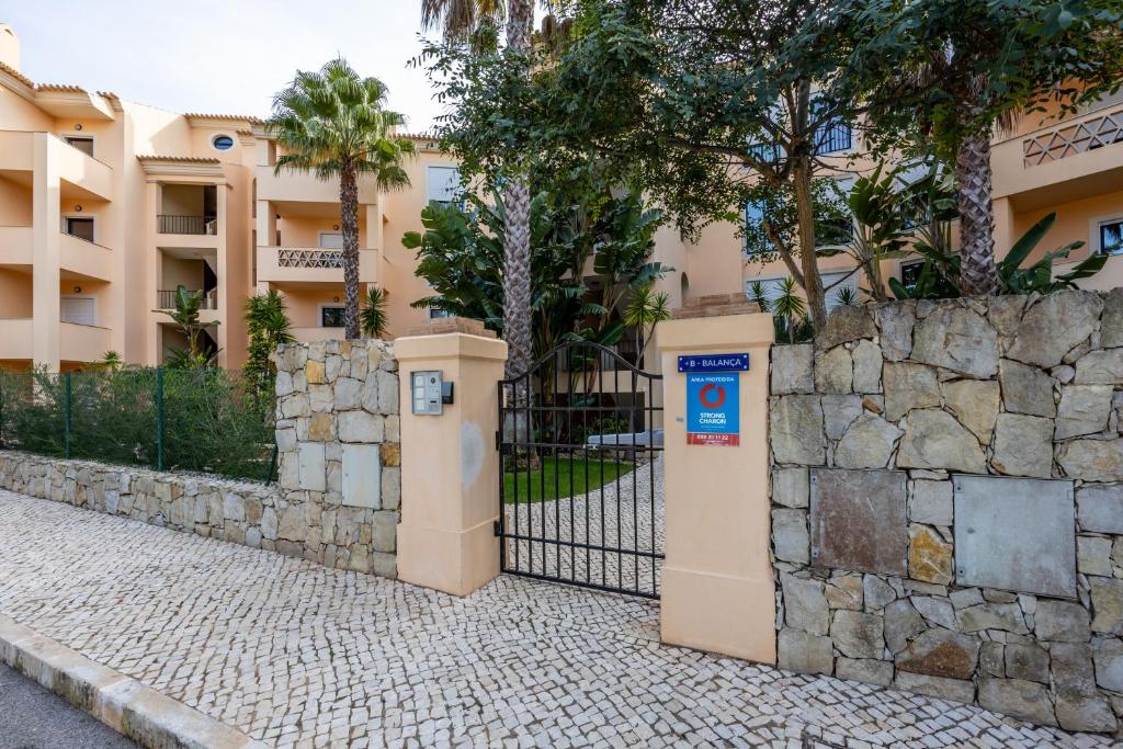 PRAIA DA LUZ MONIQUE APARTMENT