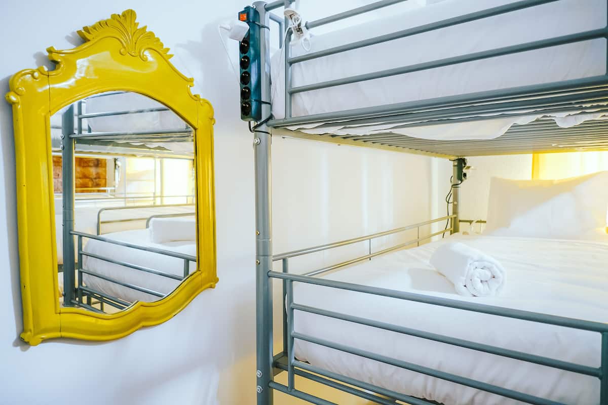HELP YOURSELF HOSTELS - RESTELO