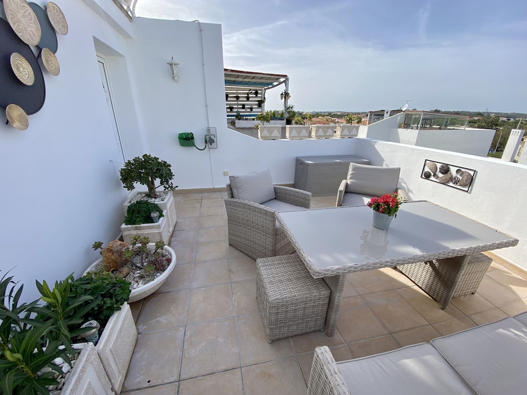 PRIME PANORAMIC POOL