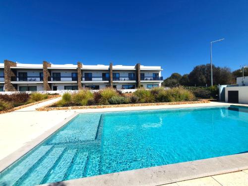 SPACIOUS SUNNY VILLA FOR 6 WITH SWIMINGPOOL