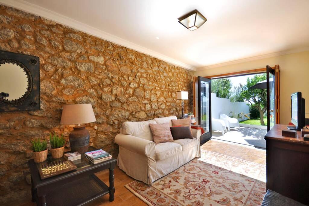 AZURARA HOUSE