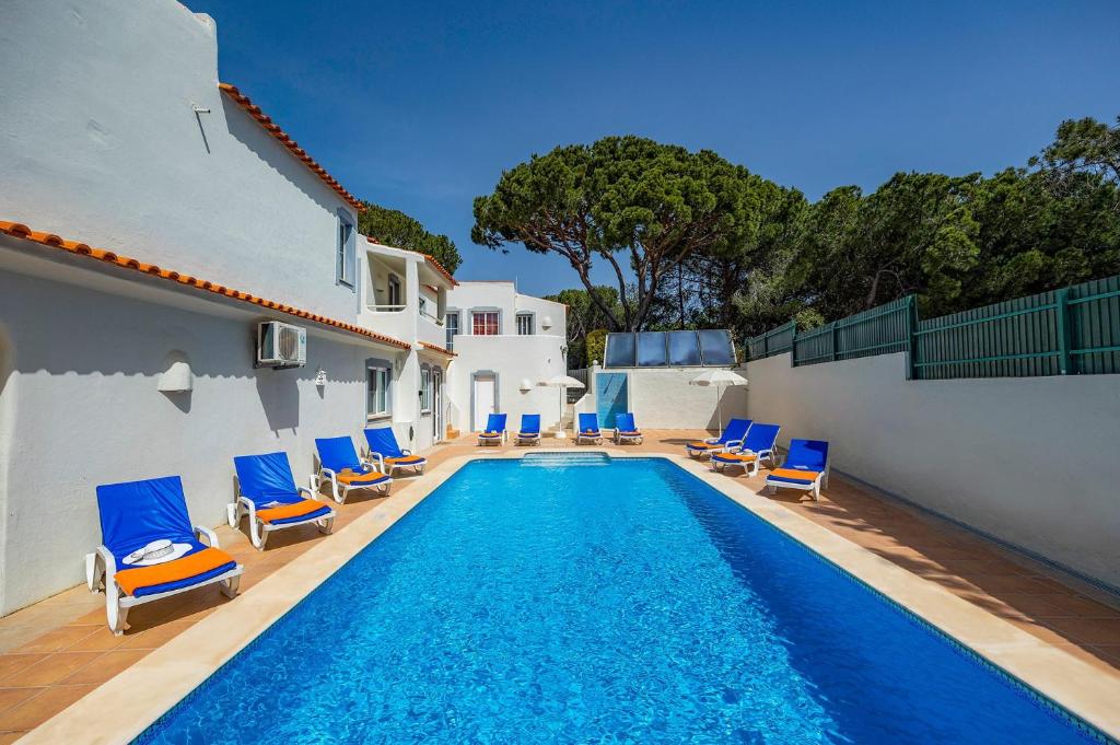 VALE DAS CANAS - VILLA 3