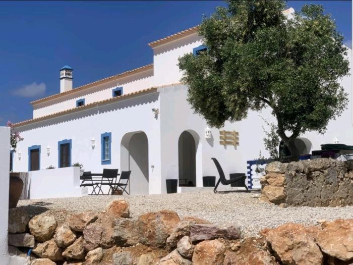 CASA DOS MEDRONHEIROS