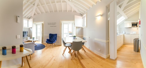 LISBON STYLISH VILLA