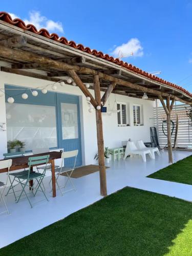 A CASA DOS AMIGOS