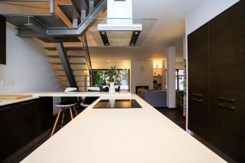 SUN HOUSE