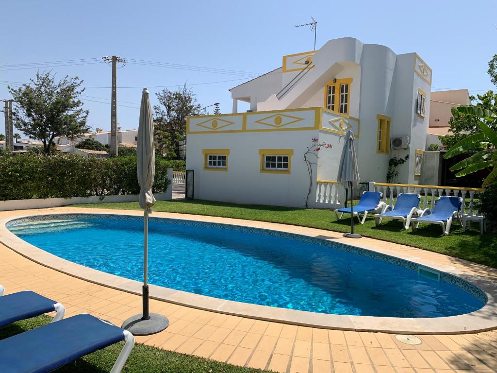 APARTMENT ROJA - PE