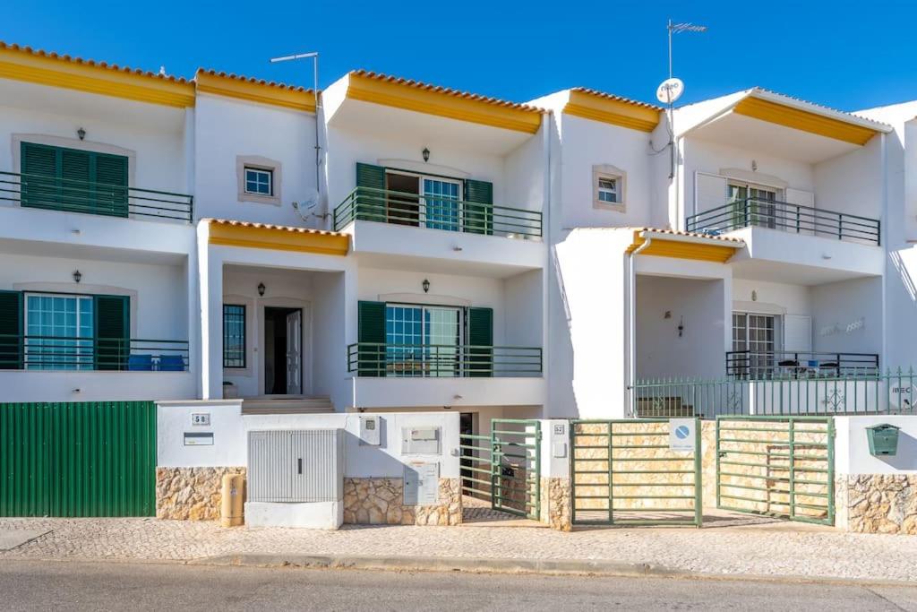 CASA PEIXINHOS