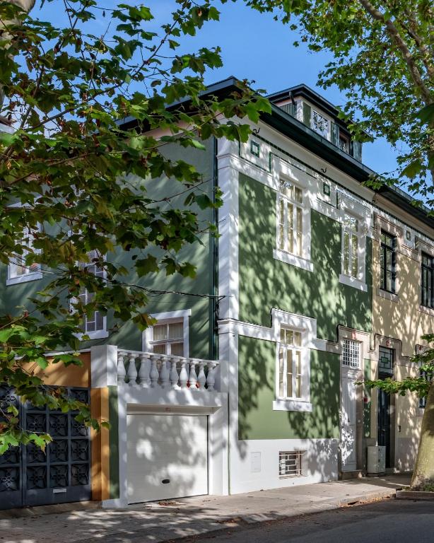 FOZ TOWNHOUSE