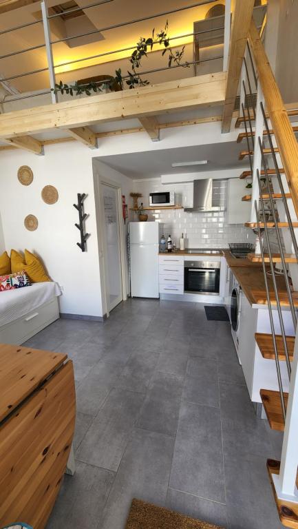 TINY HOUSE
