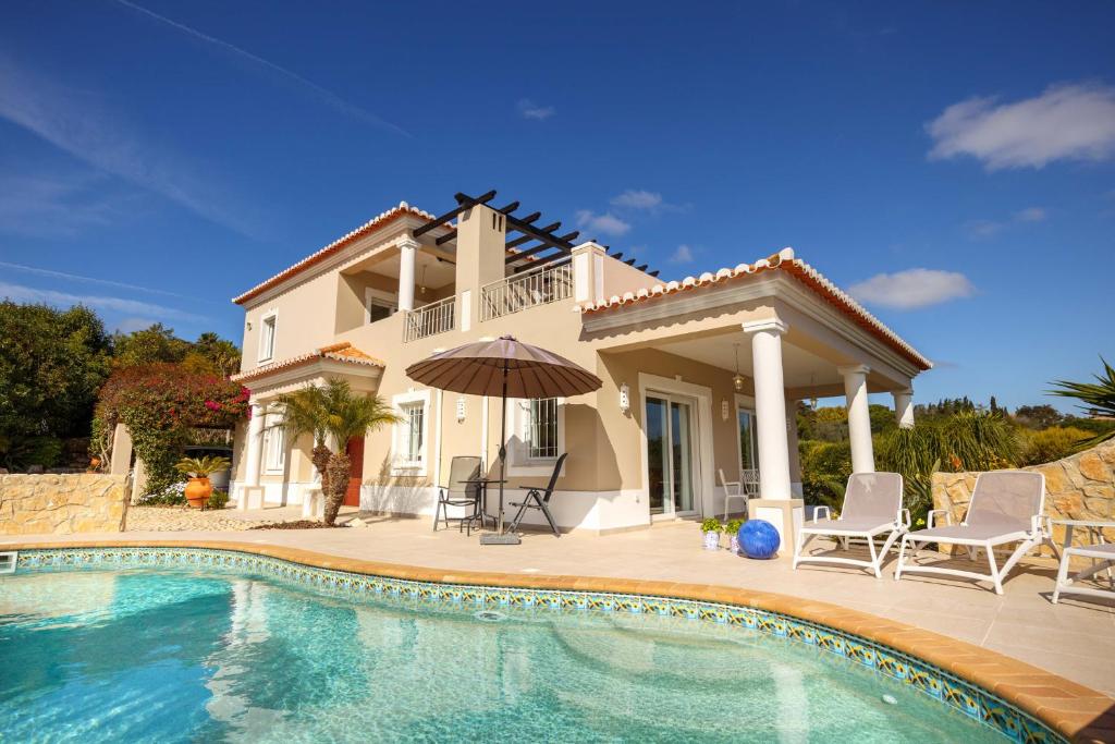 VILLA 27
