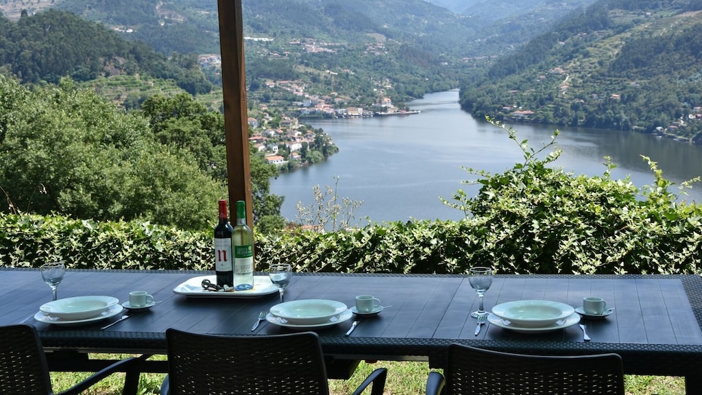 DOURO JR HOUSE