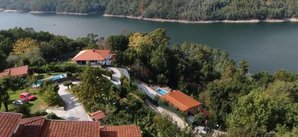 CASA ENCOSTA DO GERÊS