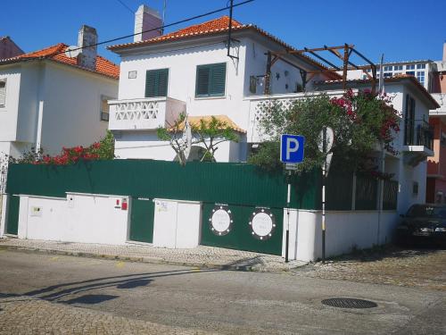 CAPARICA BEACH VILLA