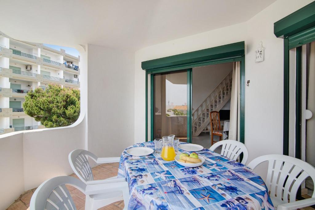 SUNNY 2BDR APARTMENT IN VILAMOURA