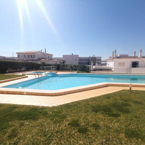GREAT FLAT WITH FRONT POOL VIEW