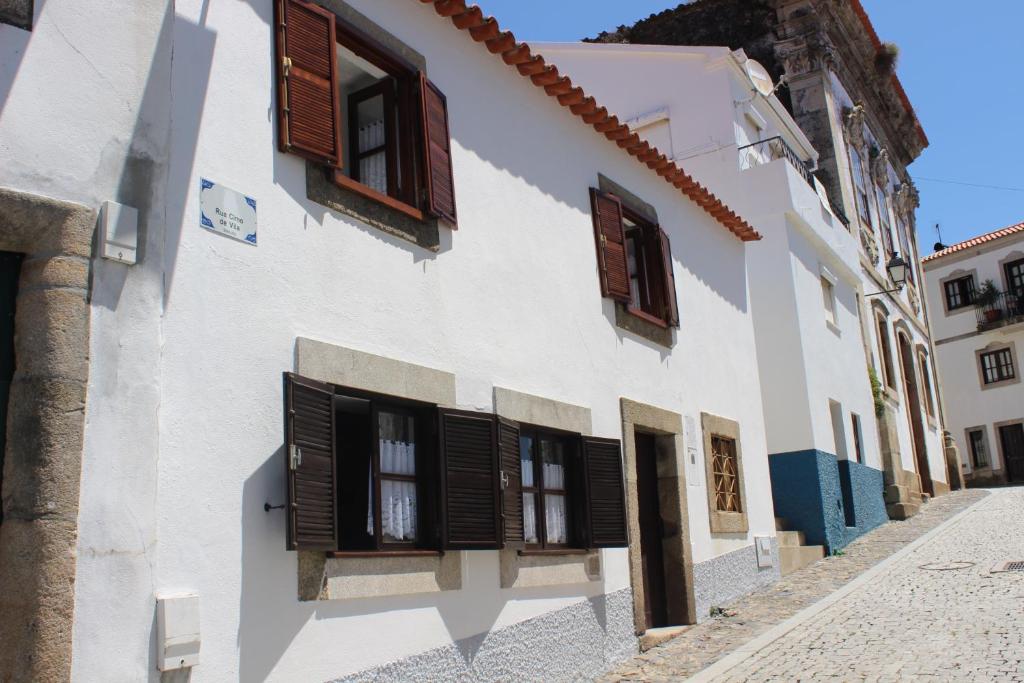 CASA DE CIMO DE VILA - PROVESENDE
