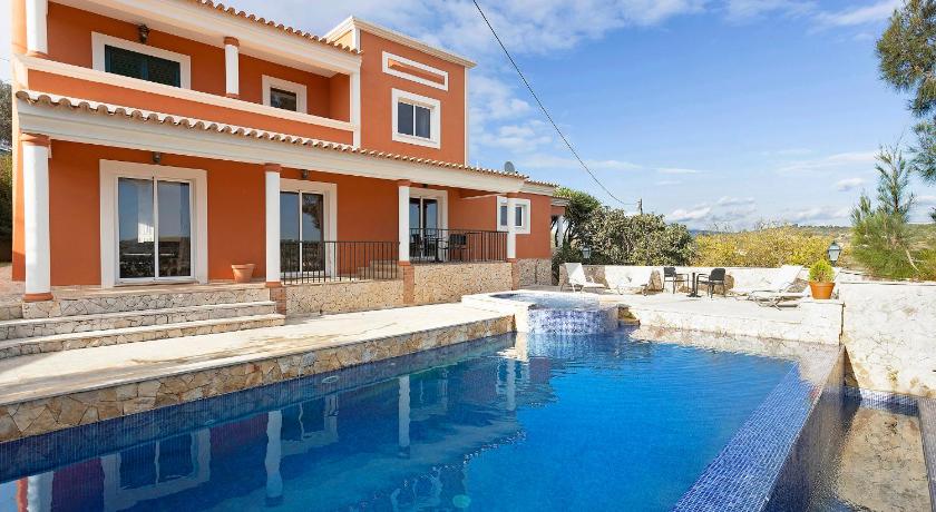 COUNTRY-SIDE VILLA