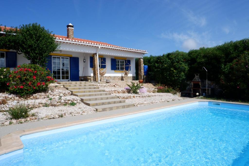 CASA SOBRE O MAR
