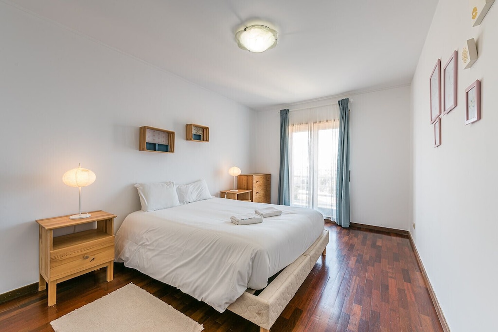 BEACH APARTMENT