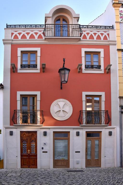 Image of FAMILYHOUSE