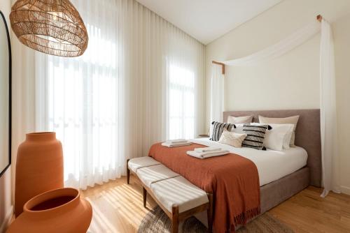 Image of MOUZINHO 215