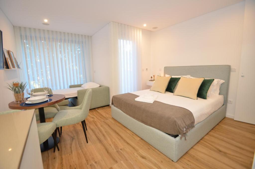 Image of Oliva Teles 53 - Sophia Terrace