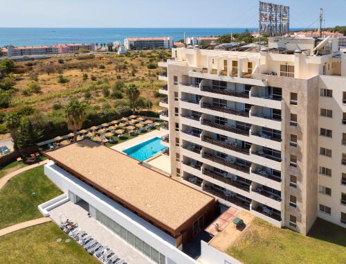 URB. ENCOSTA DO VAU - LOTE 18 - APART. 401