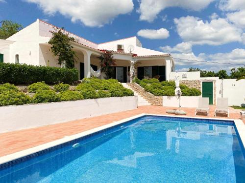 CASA ESCONDIDA