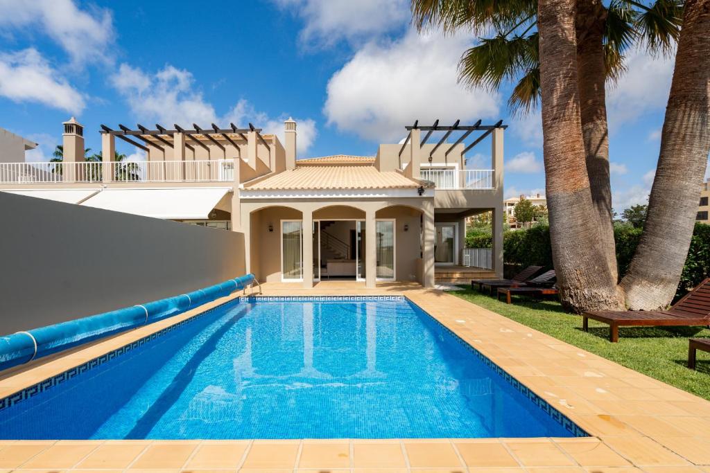 Image of Villa Alegre