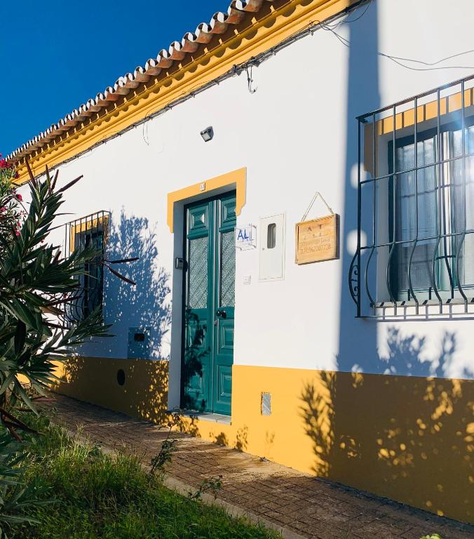 Image of Às Portas da Vila - A Casinha do avô Morais