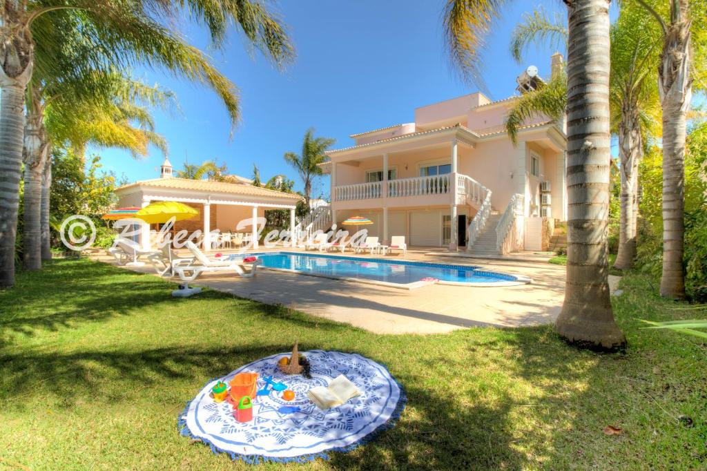 VILLA ALVOR