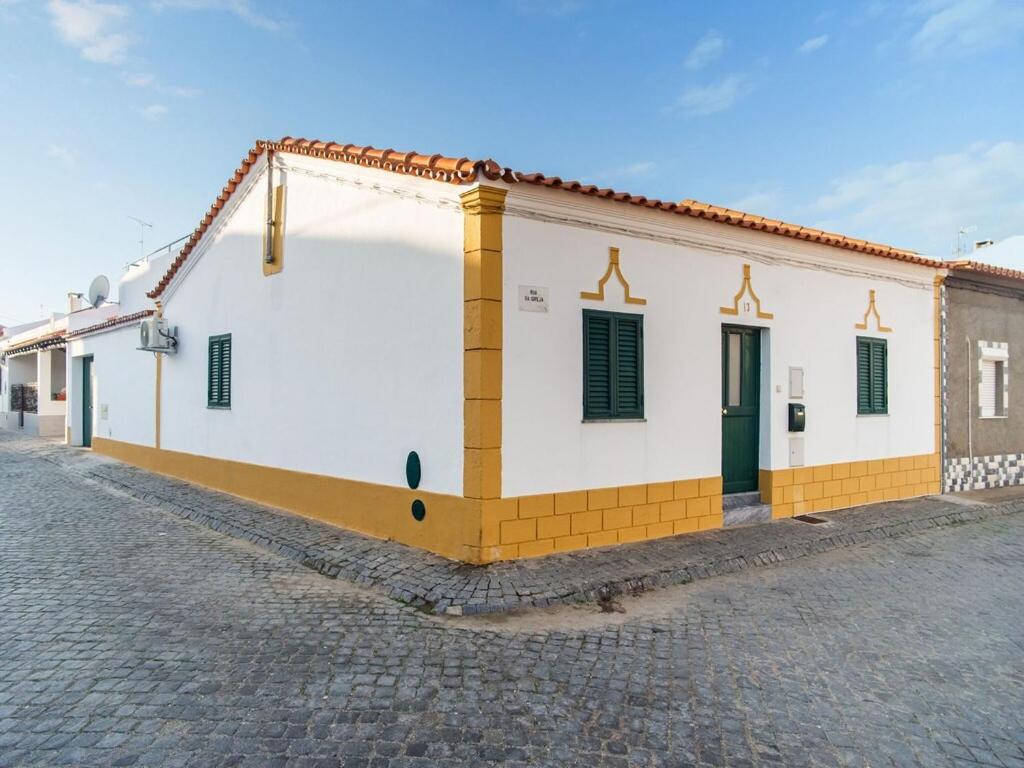 Image of Etelvina House