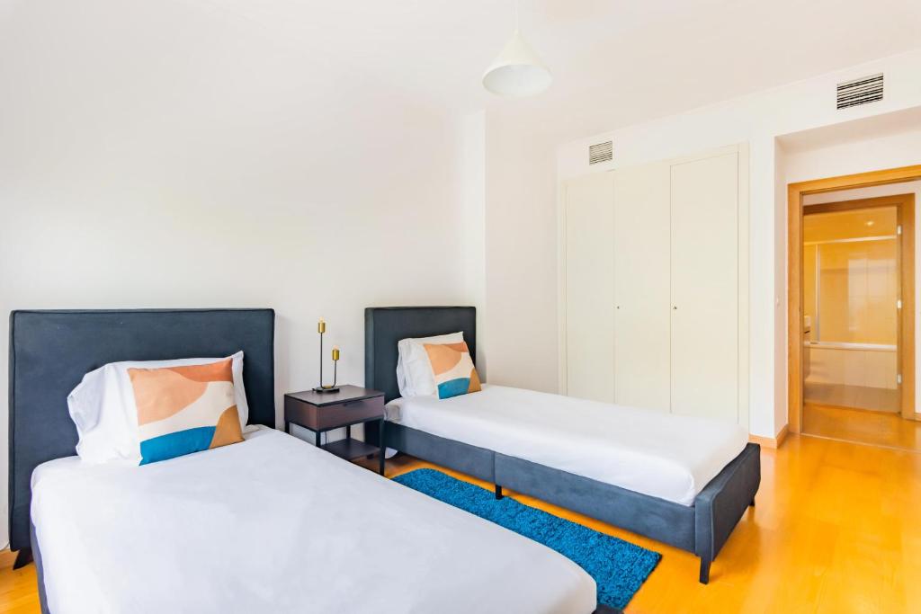 Image of Enjoy Lisbon Oceanos 96