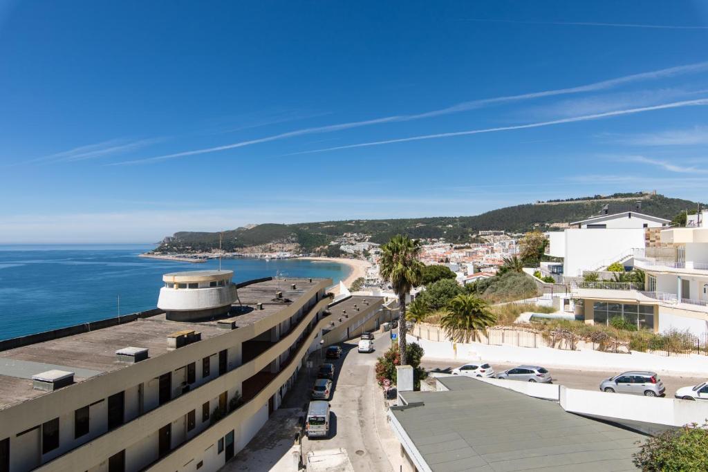 Image of Sesimbra Sands