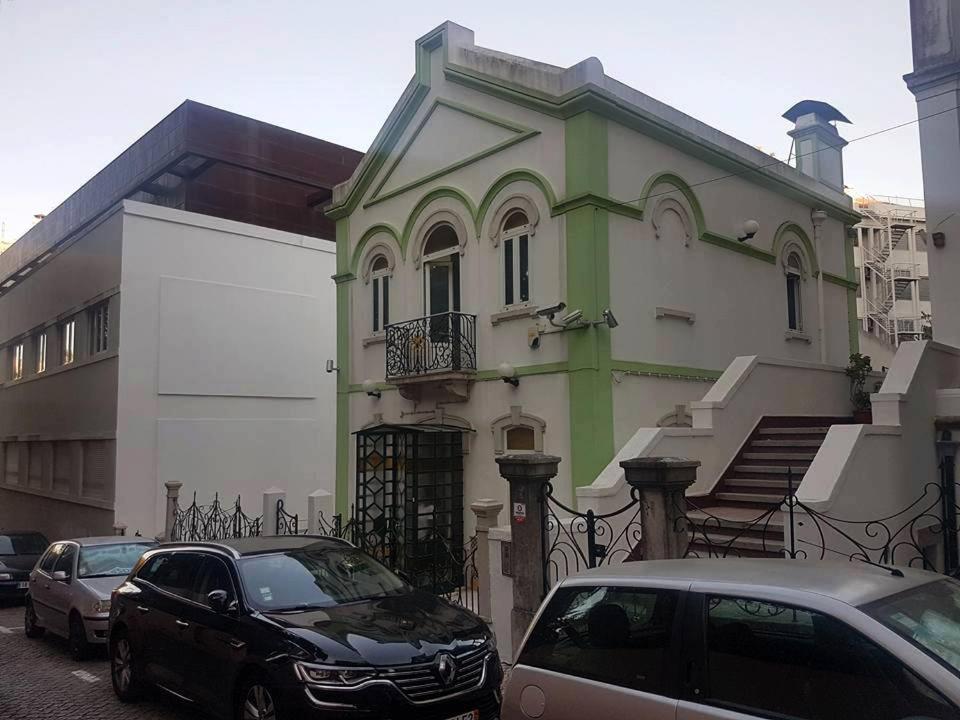 Image of City Center White House