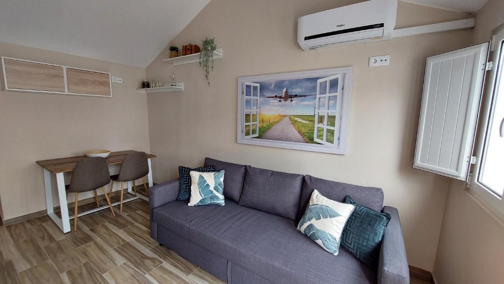Image of Airport House